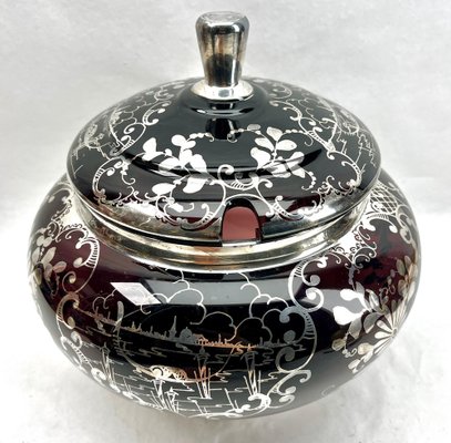 https://cdn20.pamono.com/p/g/1/7/1783860_kq0ynjinnh/bol-a-punch-artisanal-bohemian-silver-edging-en-verre-avec-couvercle-1900s-3.jpg