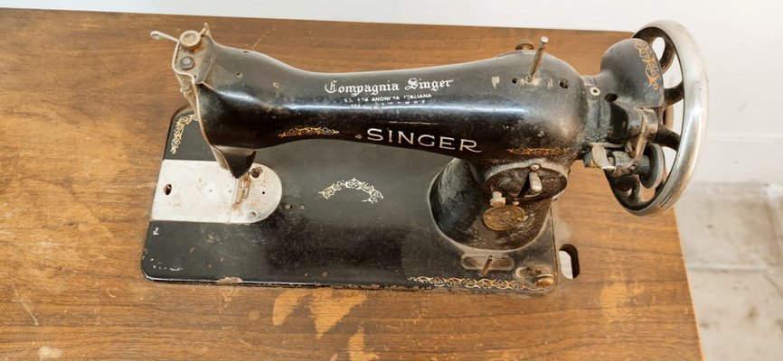 SINGER : Machine à coudre pour enfant, made in USA, présentée dans sa
