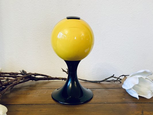 60s Vintage yellow Space Age 花器 レトロ 陶器 Vintage Space Age Tulip Foot Alarm Clock from Blessing for sale at