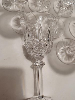 https://cdn20.pamono.com/p/g/1/7/1789313_578vv6utu8/crystal-wine-glasses-from-saint-louis-1950s-set-of-12-3.jpg