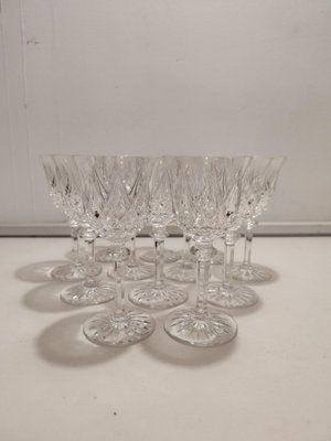 https://cdn20.pamono.com/p/g/1/7/1789313_whmaopvhjh/crystal-wine-glasses-from-saint-louis-1950s-set-of-12-1.jpg