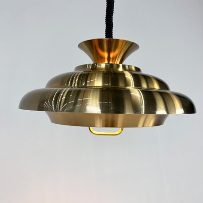 https://cdn20.pamono.com/p/g/1/7/1790386_e10ipykz03/lampe-a-suspension-dijkstra-vintage-de-dijkstra-lampen-1970s-2.jpg