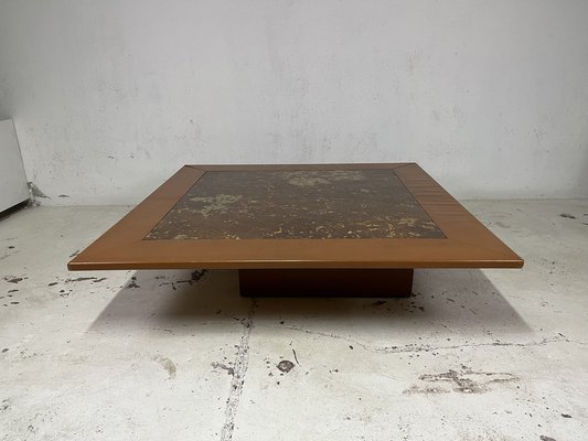 Großer Wohnzimmertisch aus Leder, 1960er bei Pamono kaufen