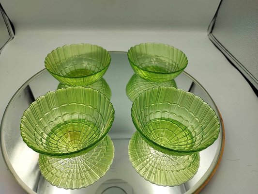 s新品SARGASSO GLASS BOWL | green VINTAGE A 'Sargasso' green bubble glass bowl, 1960's-70's, Kaj