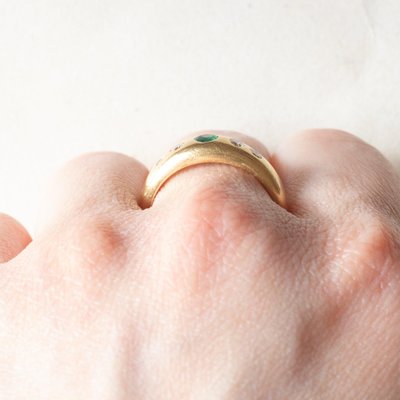 Vintage Gypsy Ring in 18K Yellow Gold with Emerald and Brilliant