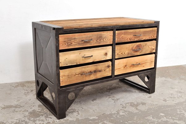 Dresser 2024 industrial style