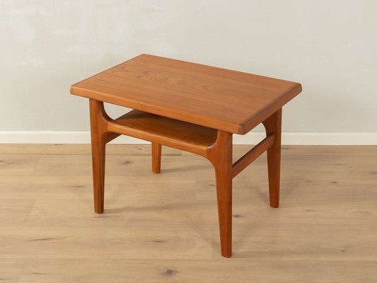 Modern vintage outlet coffee table