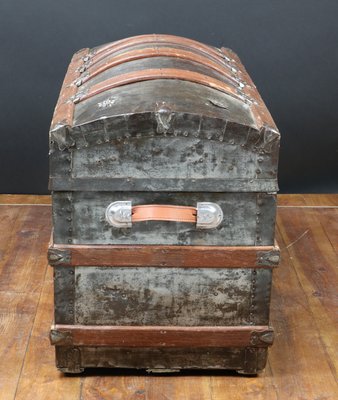 Antique American Curved Trunk 1870 For Sale At Pamono