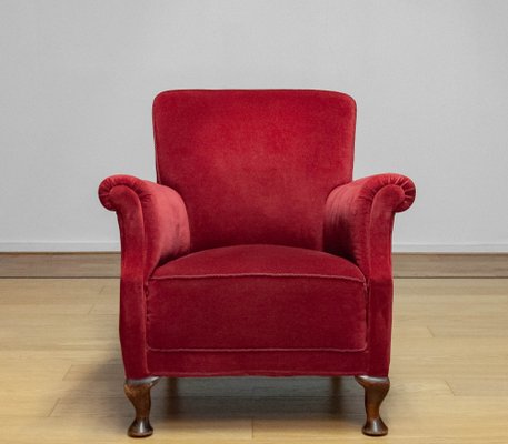Red velvet on sale lounge chair