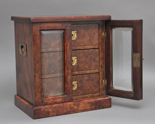 Tischschrank aus Nussholz, 1870er bei Pamono kaufen