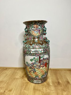 Große chinesische Standvasen, 1920er, 2er Set bei Pamono kaufen