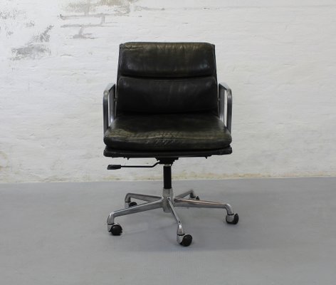 Ray eames 2024 office chair