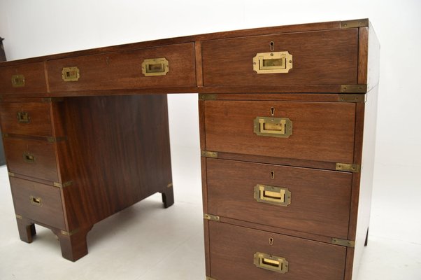 Campaign style desk online