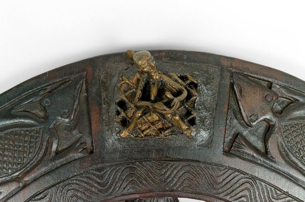 アフリカ カメルーン 部族 飾り扉 Ａ African Door in Carved Wood and Bronze for sale at Pamono