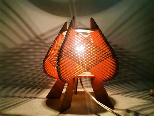 Kleine geometrische Stroh Tischlampe aus Holz, Portugal, 1960er bei Pamono  kaufen