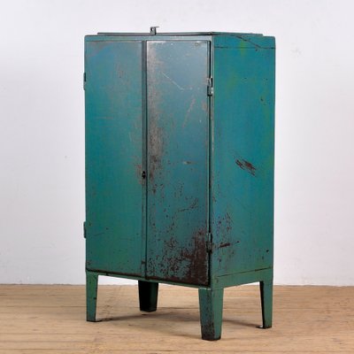 Industrieller Eisenschrank 1960er bei Pamono kaufen