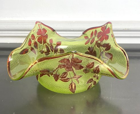Baccarat フラワー型クリスタル皿 French Art Nouveau Baccarat Crystal Cup, 1880 for sale at Pamono
