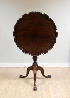 Chippendale Tilt Top Tea Table with Pie Crust Edge in Brown for sale at Pamono