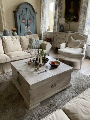 White coffee 2024 table chest