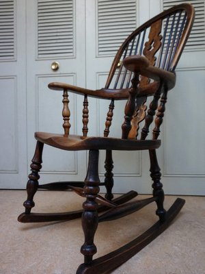 Antique Windsor Rocking Chair 1850 for sale at Pamono