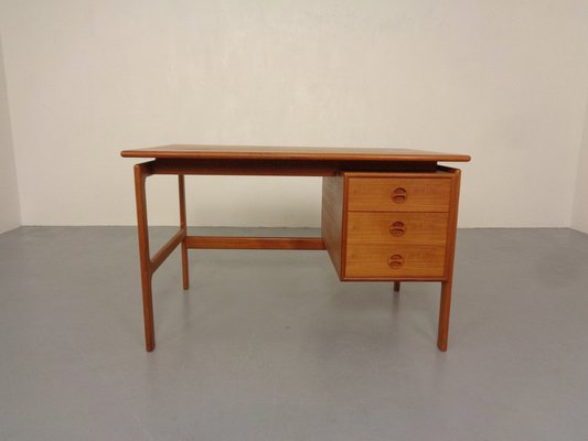 Danish Teak Desk from Gasvig Møbler, 1960s for sale at Pamono