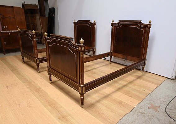 Antique mahogany 2024 sleigh bed