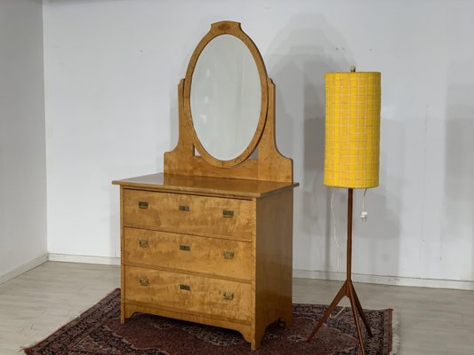 Designs of chest of drawers with mirror outlet