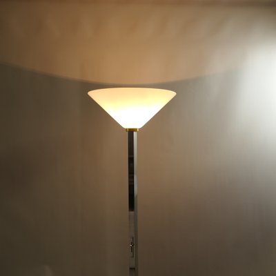 Deckenfluter aus Chrom mit riesigem Opalglasschirm, 1970er bei Pamono kaufen