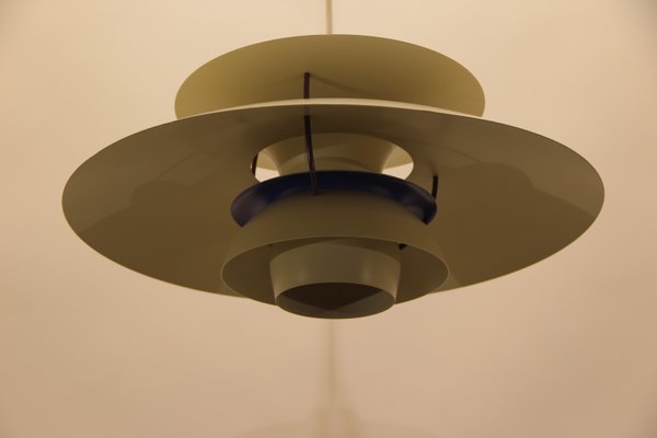 white pendant light