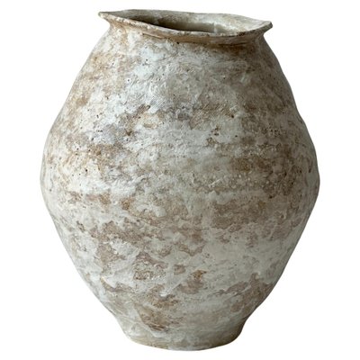 Beige Steingut Sfondyli I Vase von Elena Vasilantonaki bei Pamono kaufen
