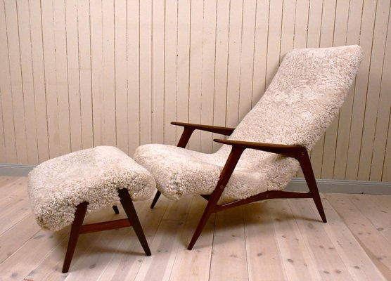 Swedish Siesta Lounge Chair with Footrest in Teak and Sheepskin from Jio Mobler 1950s Set of 2 for sale at Pamono
