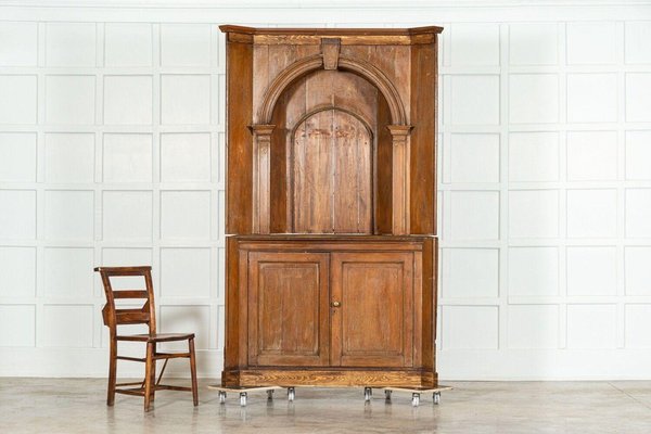 Large outlet corner cupboard