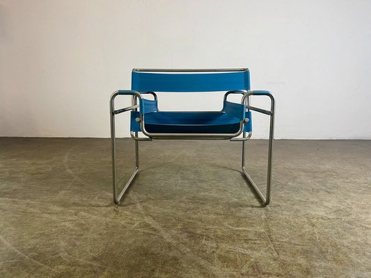 Poltrona Wassily B3 di Marcel Breuer per Knoll