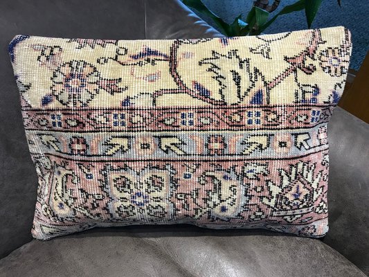 Handgefertigtes Vintage Kissen mit Blumen