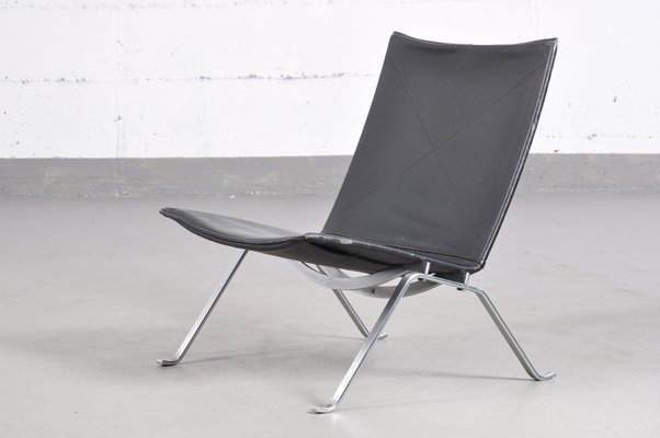 vintage pk 22 black leather chair by poul kjærholm for fritz hansen