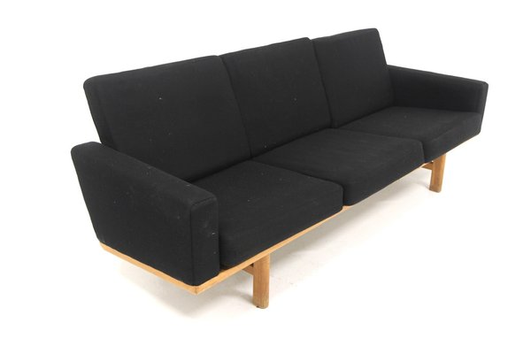 Scandinavian Ge-236 Sofa by Hans J. Wegner for Getama, 1960 for