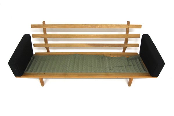 Scandinavian Ge-236 Sofa by Hans J. Wegner for Getama, 1960 for