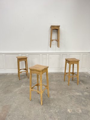 Sgabelli alti in legno grezzo, anni '60, set di in vendita su Pamono