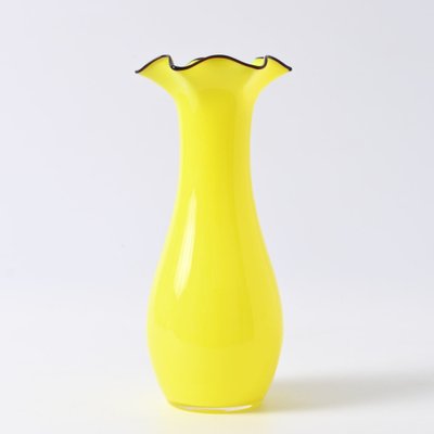 M1305 Antique 1920's Tango Glass 花瓶 Tango Vase in Yellow Glass by Franz Welz, 1920s for sale at Pamono