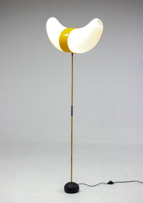 BB3-33S Akari Floor Lamp by Isamu Noguchi for sale at Pamono