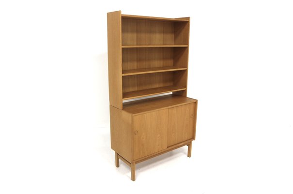 Skandinavische Bücherregal Kommode aus Eiche, Schweden, 1960er bei Pamono kaufen