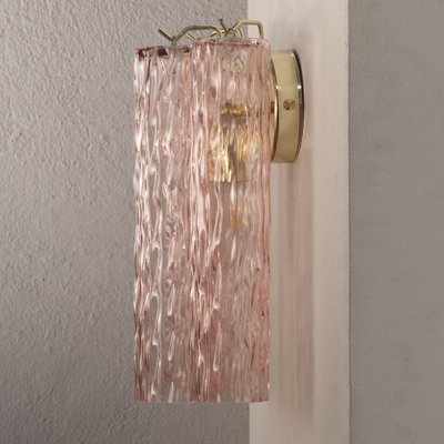 Appliques murales roses en verre