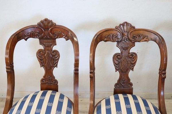 Dining Chairs in Carved Walnut, Early 19th Century, Set of 4 for