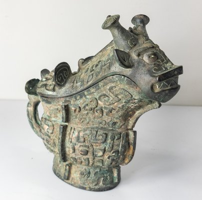 Bronze Ritual Wine Jar Table Lamp - Zhou Dynasty Style Bronze Ritual Wine Jar Table Lamp - Zhou Dynasty Style