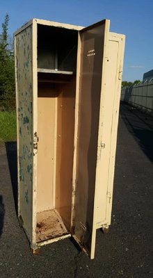 Industrieller Metall Vintage Spind 1930er Bei Pamono Kaufen
