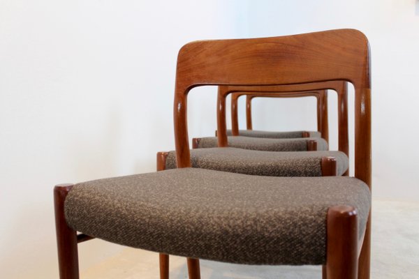 Sedie Da Pranzo Modello 75 Di Niels Otto Moller Per J L Mollers Mobelfabrik A S Anni 50 Set Di 4 In Vendita Su Pamono