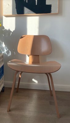 DCW Chair by Charles & Ray Eames for Vitra, 2000s for sale at Pamono