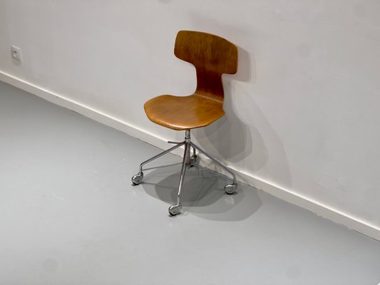 Arne Jacobsen for Fritz Hansen Model 3103 Mid Century Teak