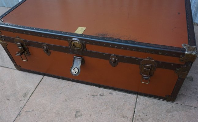 victor luggage trunk