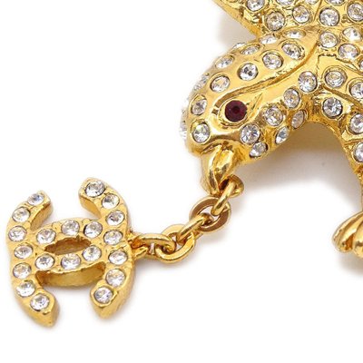 chanel eagle brooch